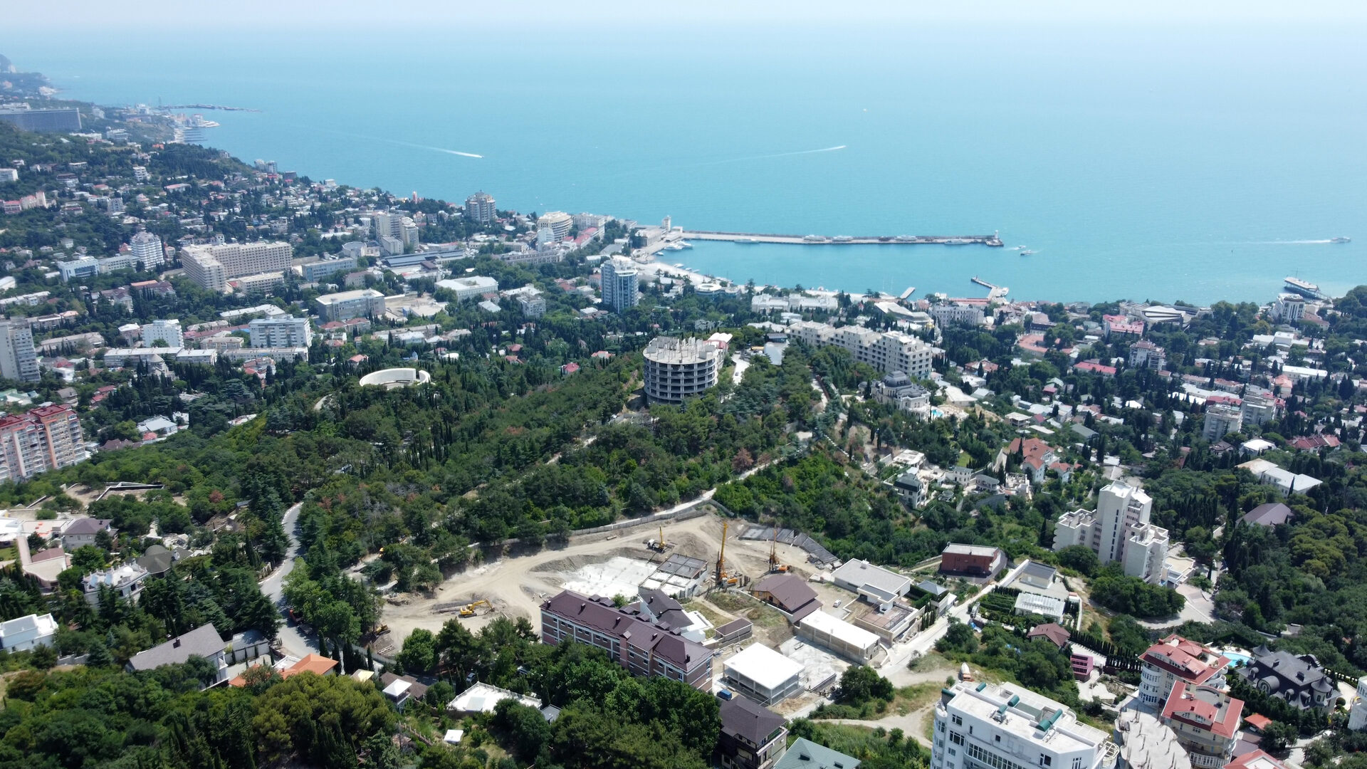Вид на Ялту и море